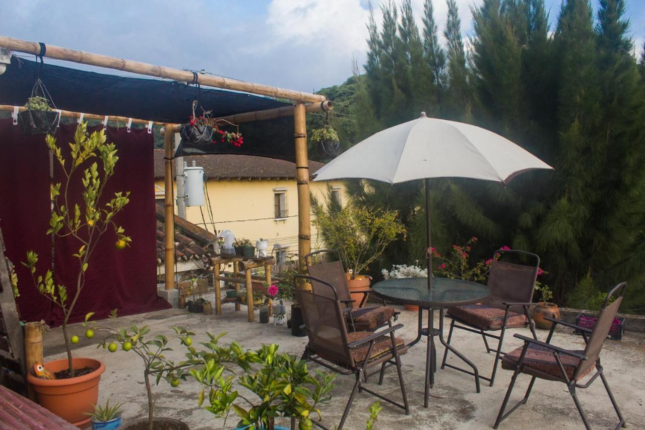 Casa Familiar Hotel Antigua ภายนอก รูปภาพ