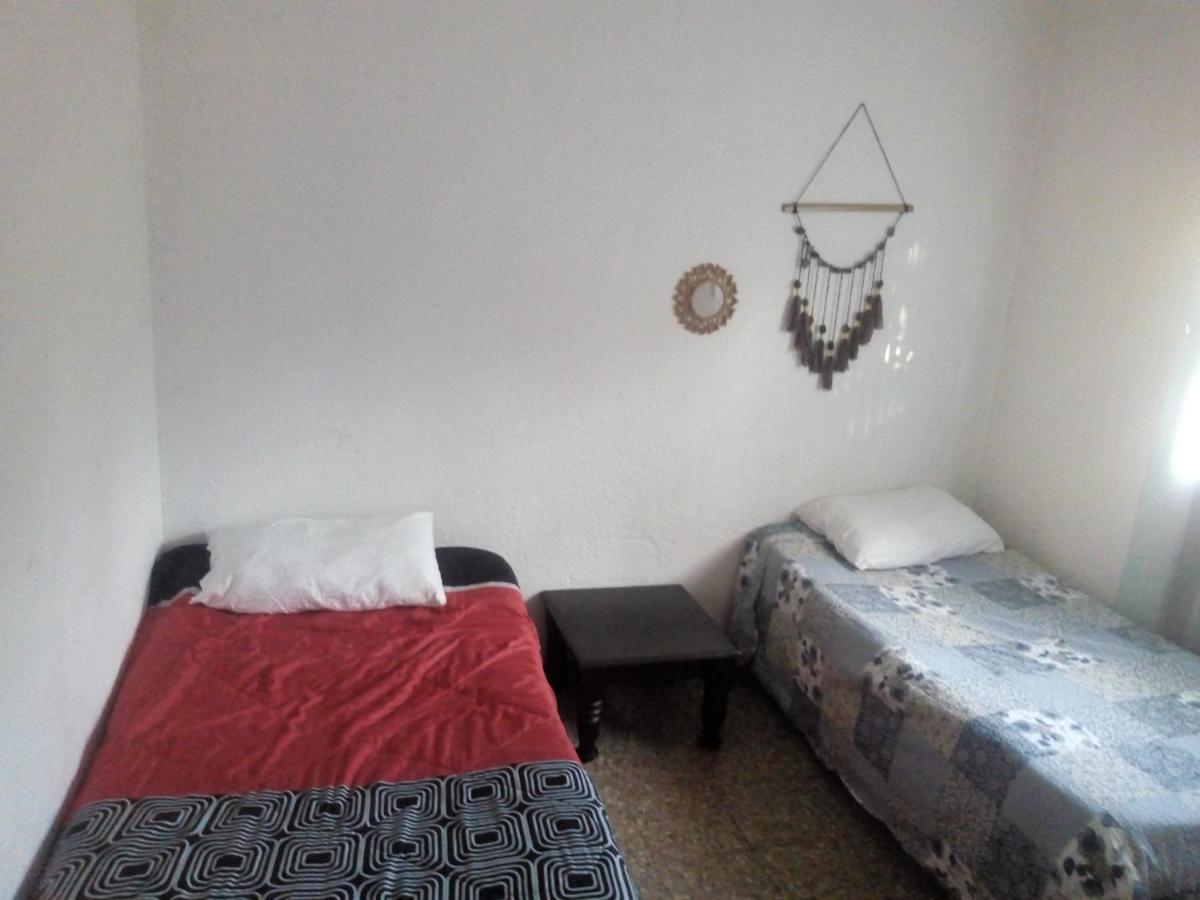 Casa Familiar Hotel Antigua ภายนอก รูปภาพ
