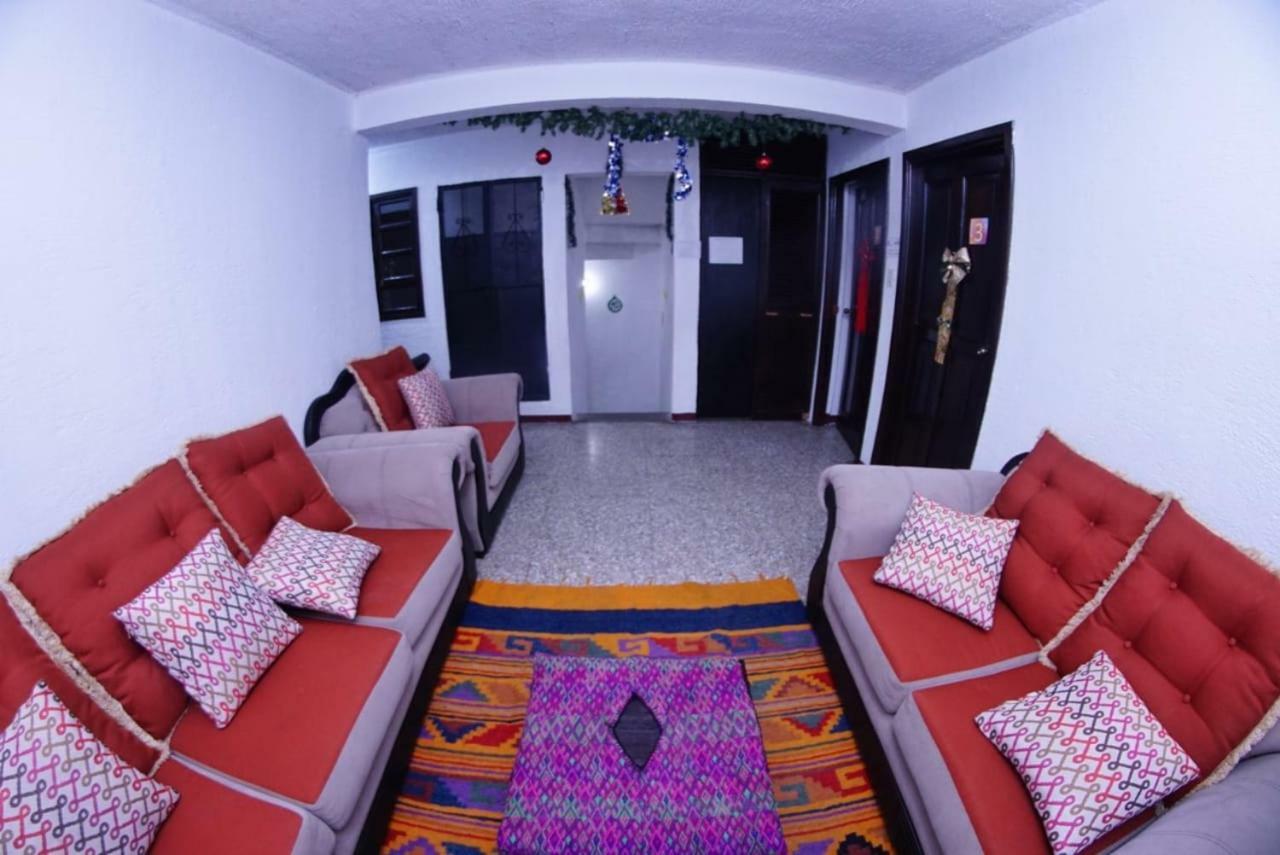 Casa Familiar Hotel Antigua ภายนอก รูปภาพ