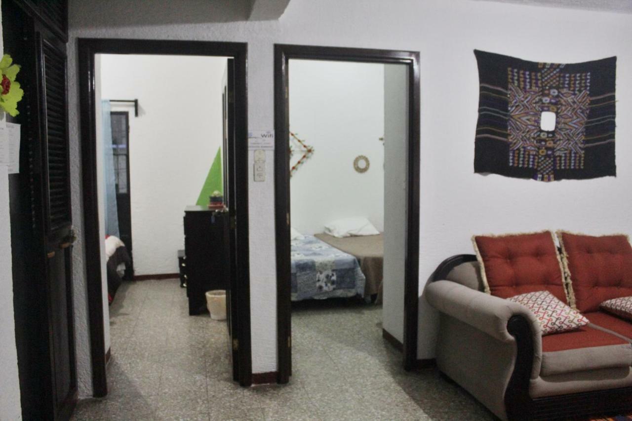 Casa Familiar Hotel Antigua ภายนอก รูปภาพ