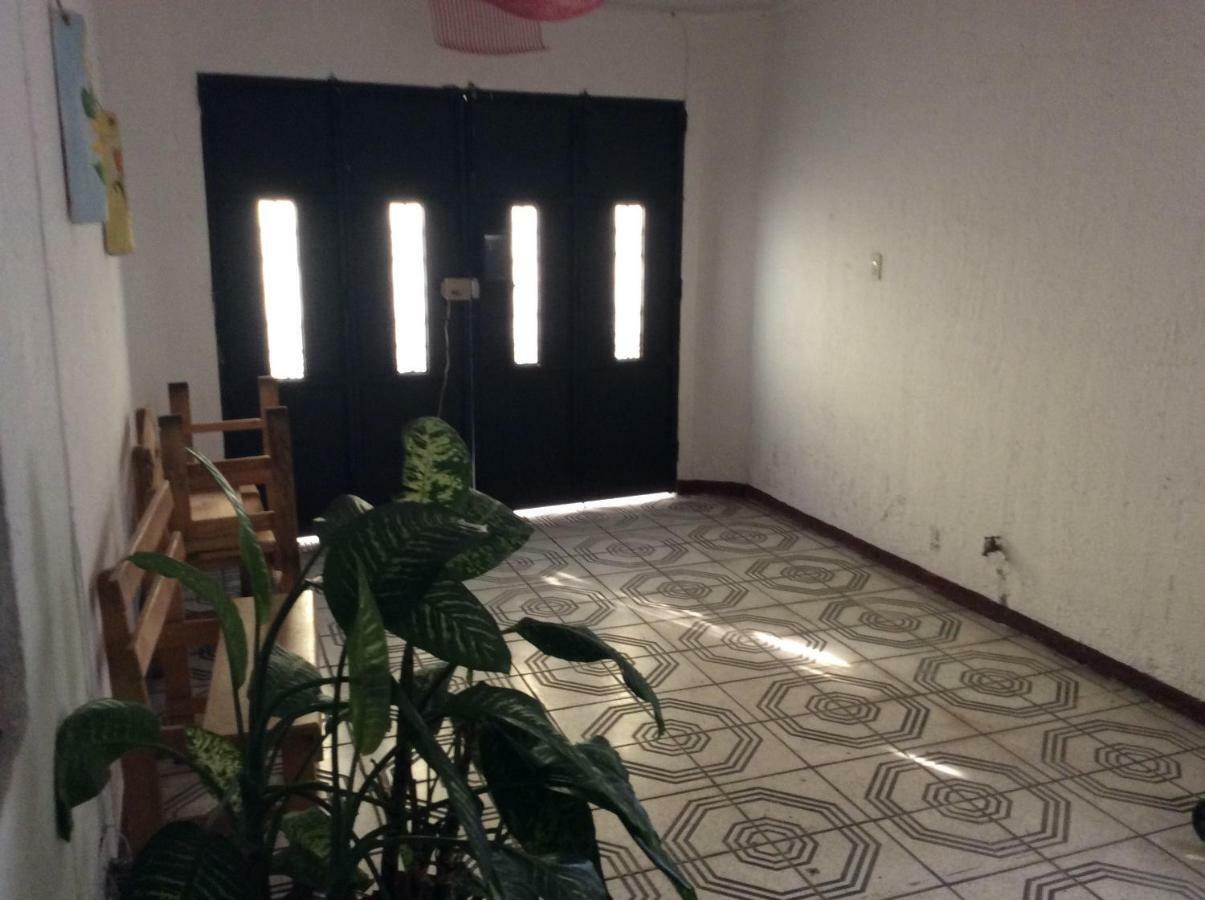 Casa Familiar Hotel Antigua ภายนอก รูปภาพ
