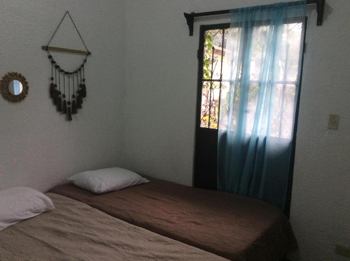 Casa Familiar Hotel Antigua ภายนอก รูปภาพ